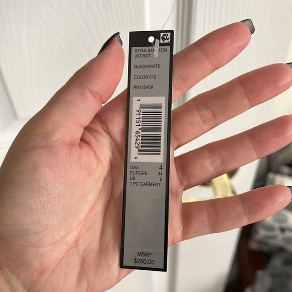 NWT Tahari by ASL boucle skirt suit set - Picture 3 of 10